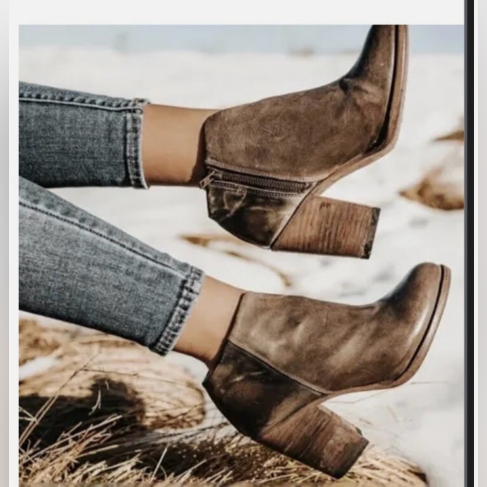 Rare Freebird by Steven Darius booties in Taupe Multi color pattern - Picture 9 of 10